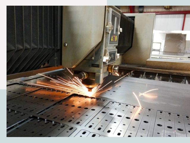 Лазерная резка металла в Карпинске от 616 руб.
